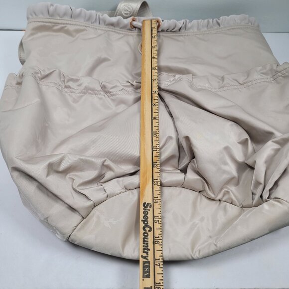 Lululemon Athletica Women's Light Gray Gym Bucket Duffle Bag - Picture 12 of 12
